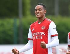 雷竞技-浓眉哥在阿森纳比赛中出色防守，战术调整引发热议！的简单介绍