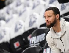 RAYBET-库里回归赛场，绝杀首场状态亮眼，勇士观众沸腾！的简单介绍