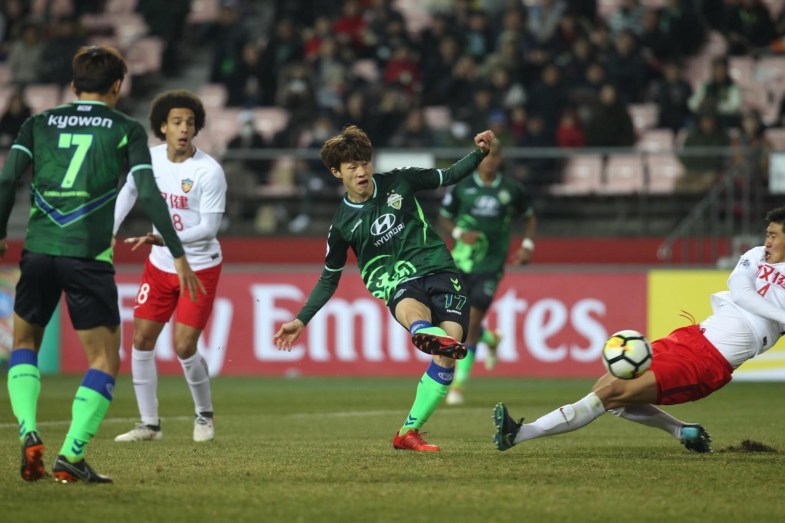 雷竞技-中超训练课后再迎强敌,拜仁慕尼黑复出首秀,主帅态度:球迷炸锅,团队化学反应显著的简单介绍