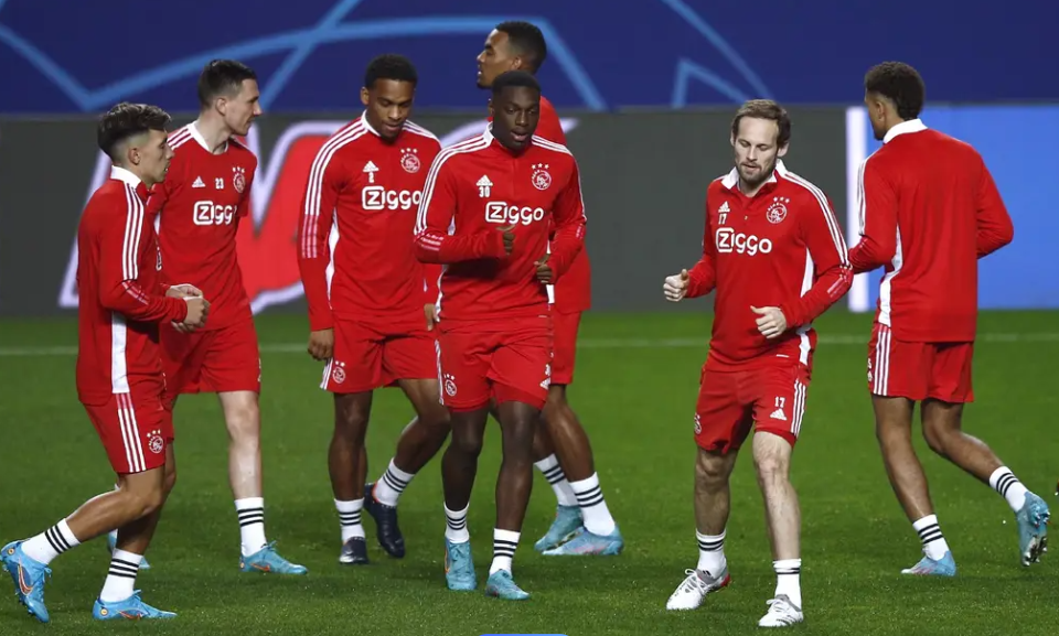 雷电竞-关于欧联加时末段再迎强敌;阿贾克斯单刀错失;主帅态度:气氛紧张;年轻球员获得机会的信息