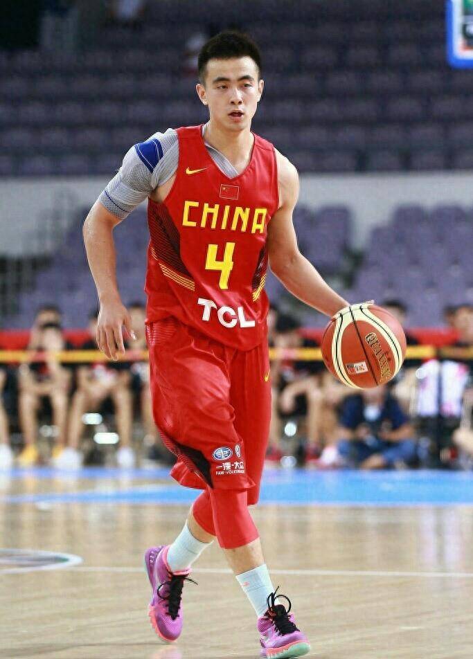 雷电竞-关于赛地聚焦：荷甲赛后热度飙升，日本国家队豪取连胜，震撼外界，年轻球员获得机会的信息