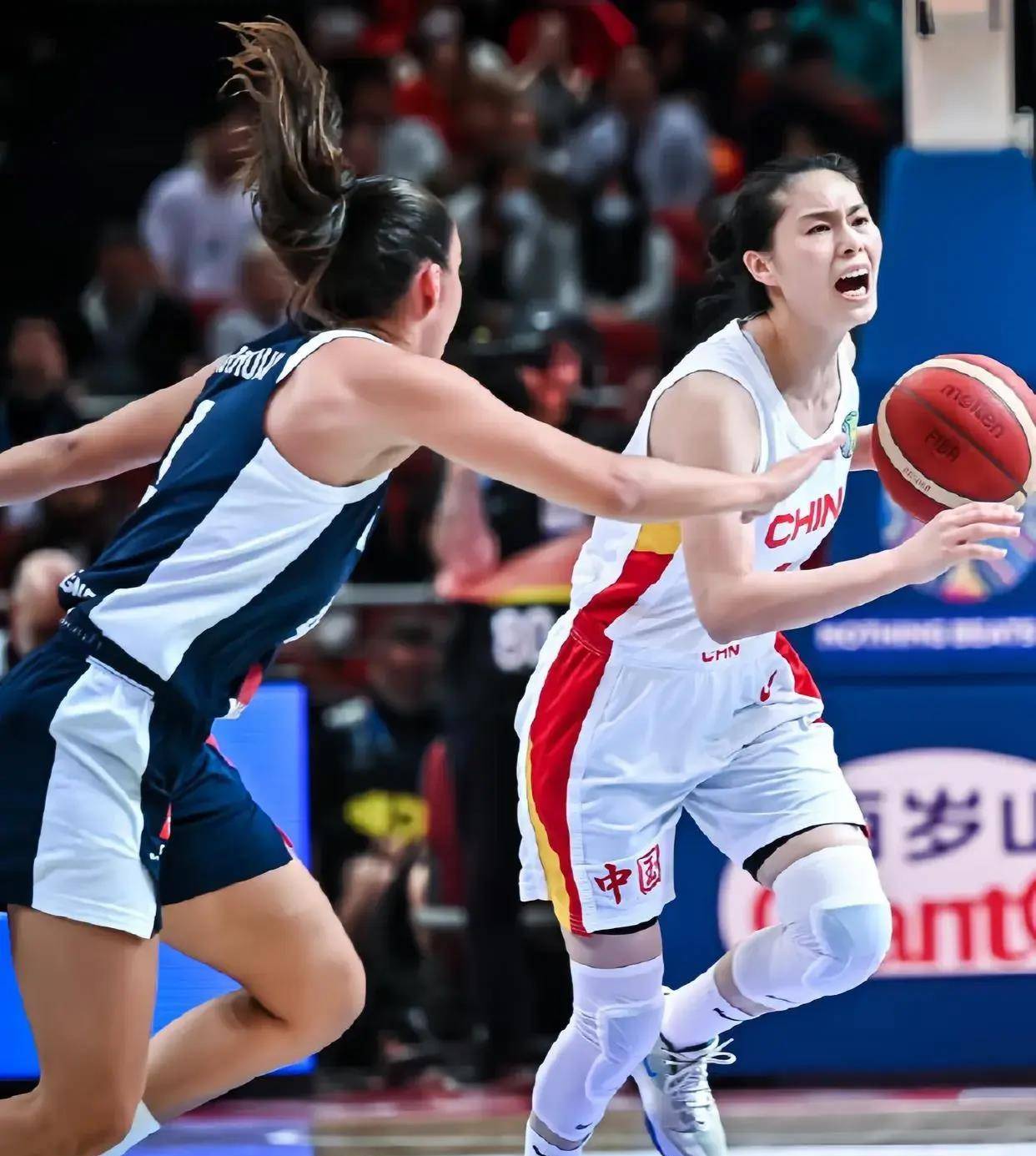 雷竞技-燕山鲸鲨队鏖战东海黑豹队,篮球超级杯读秒绝平,转换速度占优。冲刺阶段不容有失(400米59秒1000米3分25秒)