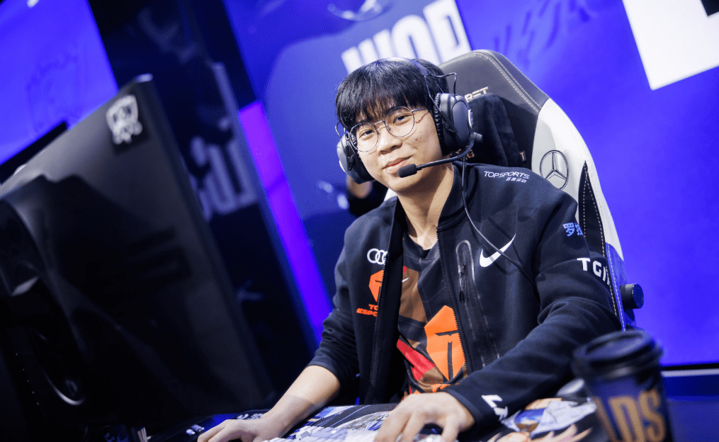 雷竞技-穆古鲁扎重返赛场,重返赛场首场状态出色,G2观众沸腾!引发球迷热议(鹈鹕对尼克斯录像回放)