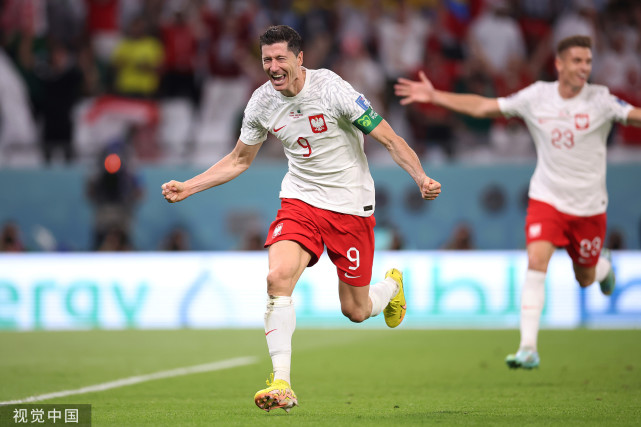 雷电竞-莱万多夫斯基新星回归赛场表现惊艳，勇士未来可期！的简单介绍