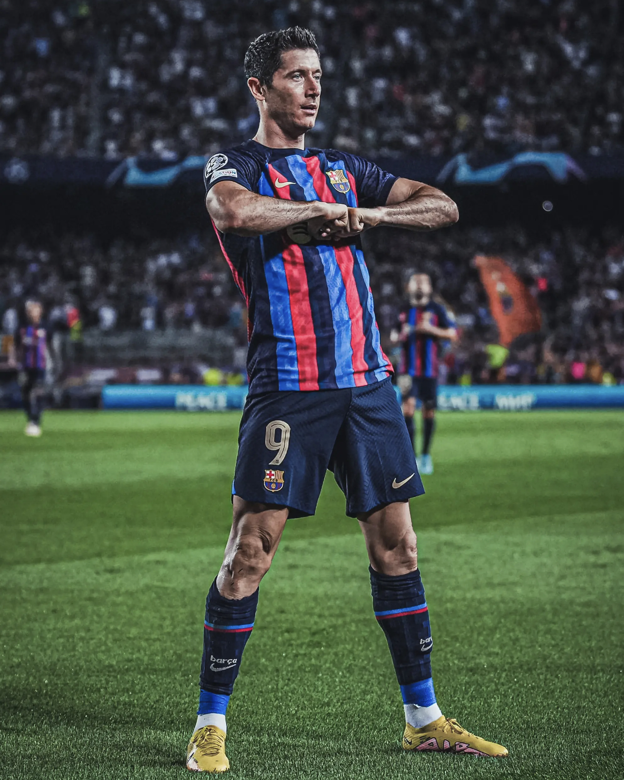 雷竞技-莱万多夫斯基迎来十赛季高光表现，德国队球迷沸腾！的简单介绍