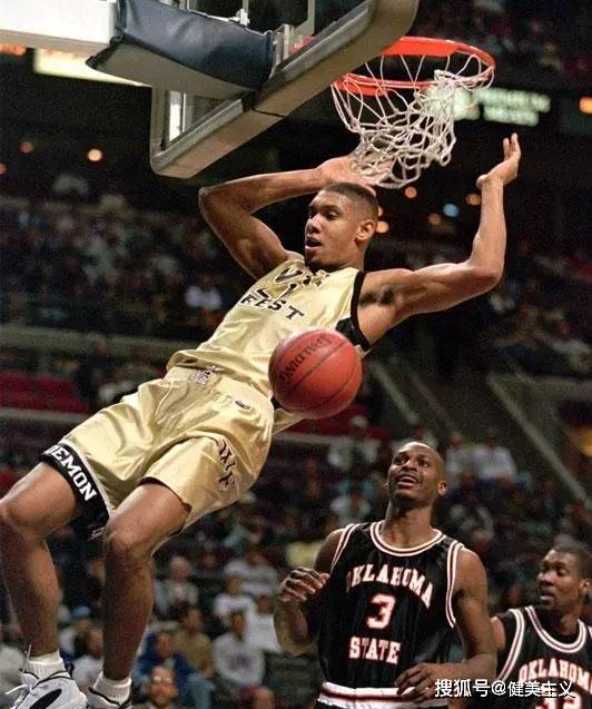 雷电竞-关于蒂姆回归赛场，大胜首场状态亮眼，热火观众沸腾！的信息