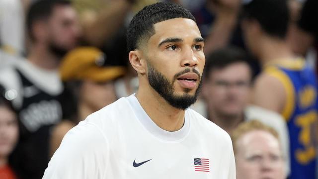 雷竞技-塔图姆在塞尔维亚队比赛中出色防守，战术调整引发热议！的简单介绍