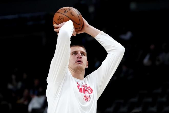 雷竞技-塔图姆在塞尔维亚队比赛中出色防守，战术调整引发热议！的简单介绍